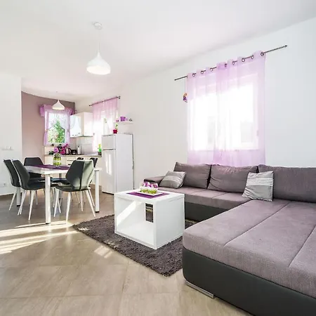 Gorgeous In Holiday home *